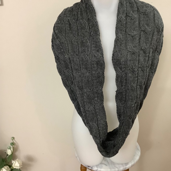 CC Grey Sparkly Cableknit infinity scarf - Picture 8 of 10
